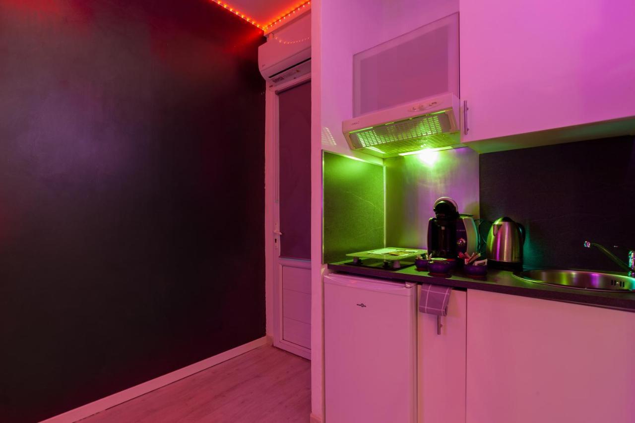 Love Room Avec Balneo 土伦 外观 照片