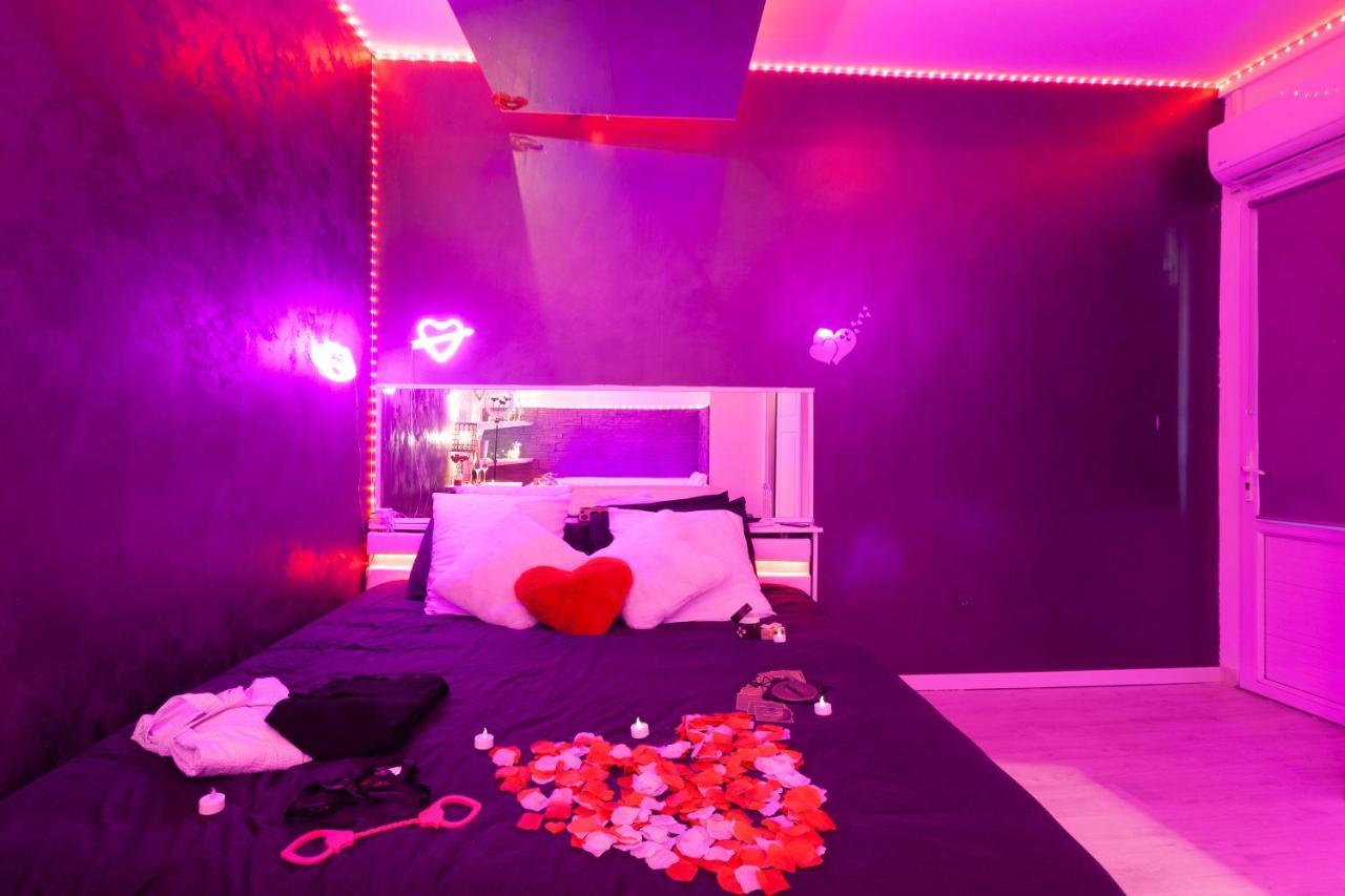 Love Room Avec Balneo 土伦 外观 照片